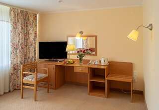 Отель Nadiya Hotel Ивано-Франковск Двухместный номер «Комфорт» с 2 отдельными кроватями-1