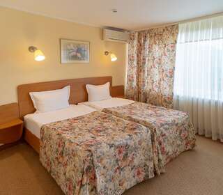 Отель Nadiya Hotel Ивано-Франковск Двухместный номер «Комфорт» с 2 отдельными кроватями-2