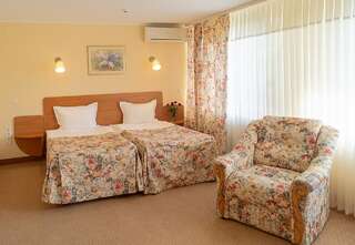 Отель Nadiya Hotel Ивано-Франковск Двухместный номер «Комфорт» с 2 отдельными кроватями-3